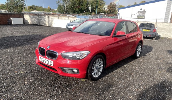 2015 (65) BMW 118i SE 5 Door in Bright Red